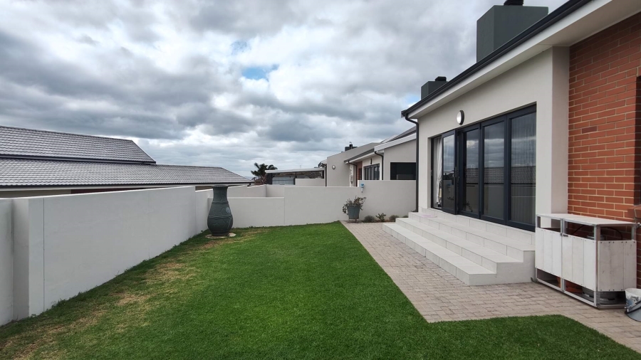 3 Bedroom Property for Sale in Hartenbos Heuwels Western Cape